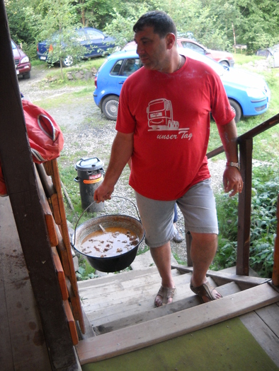 VINE TAPUL LA CEAUN.