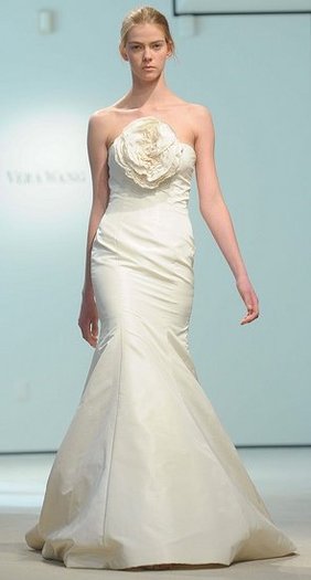 vera-wang-2009-wedding-dress - rochii de mireasa