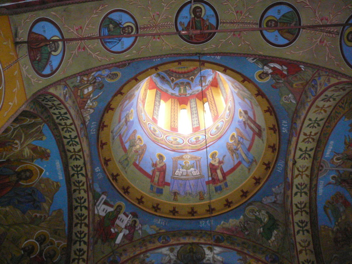 P1160282 - Imagini din interiorul bisericii