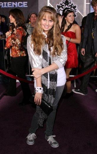 Debby_Ryan_1248798353_0[2] - 00 pt publicitate 00