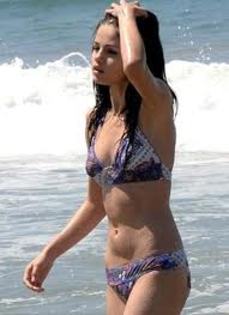 imagesCA25MGXR - selena gomez