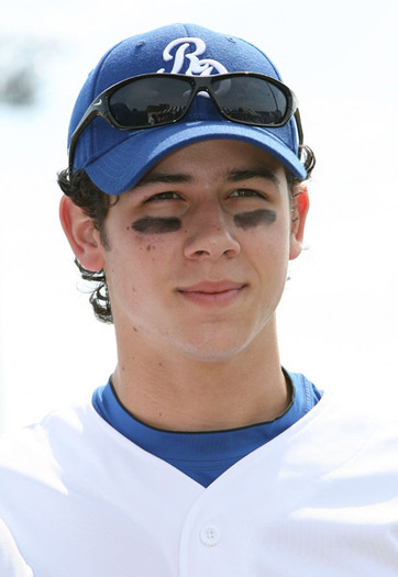 Softball-8-21-nick-jonas-14929997-414-600 - Softball 8-21