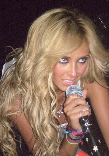 mt9h05 - 00 Anahi