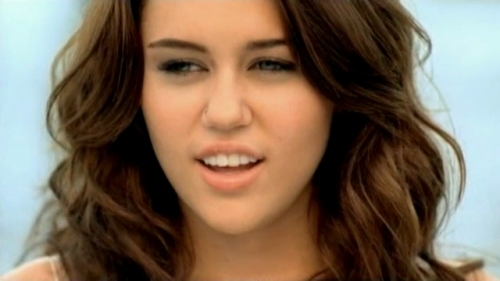 normal_img000114.png - Miley Cyrus When I look at you-00