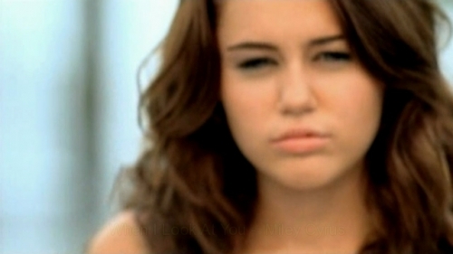 normal_img000014.png - Miley Cyrus When I look at you-00