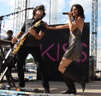 normal_selena-gomez-indianapolis-201016 - Indianapoli  State Fair- August 15th