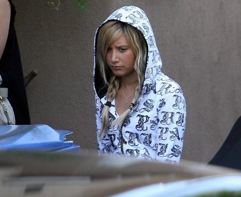 10930768_LSNXYBRMJ - poze ashley tisdale