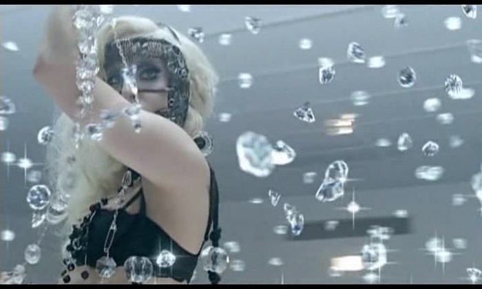 LadyGaga-BadRomance00567719-13-31[1]