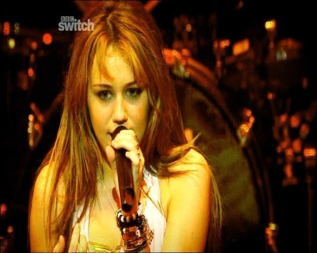 Miley Cyrus (12)