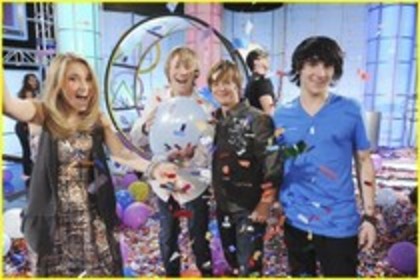 17113027_ILMOCKJIW - Disney Channel New Year Eve