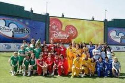 imagesCARQE50X - Disney Channel Games