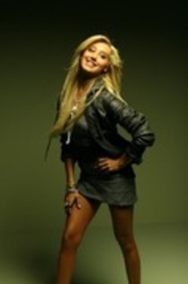 16082994_CAMAYHFDJ - Ashley tisdale 1985