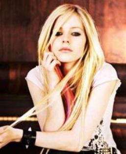 Avril_Lavigne_1241458882 - Poze Avril Lavigne