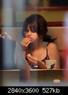 75904-selena-gomez-at-a-mcdonalds-restaurant-in-pu