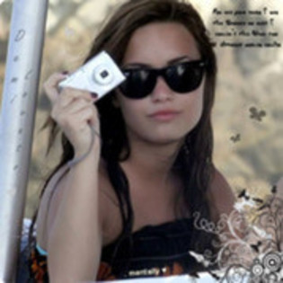 20513131_IECESEVWB[2] - poze cu demi lovato