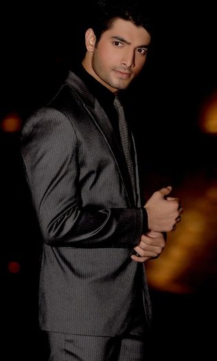 Sharad Malhotra (16)