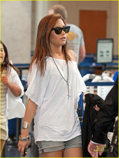 demi-lovato-blonde-06