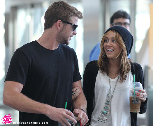 Miley-Cyrus-Liam-Hemsworth-LAX-PI-INF-Photos-copy2