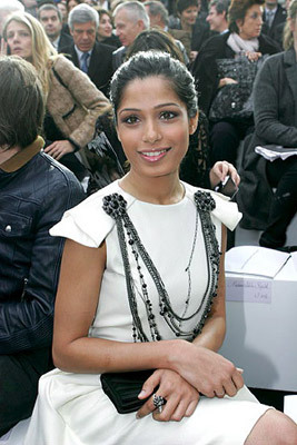 Freida Pinto (56)