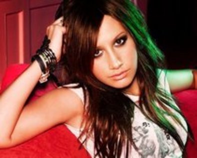 20491611_YMZDLNIPJ - Poze Ashley Tisdale