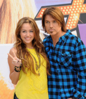 286254 - Miley and Hannah