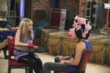 287227 - Miley and Hannah