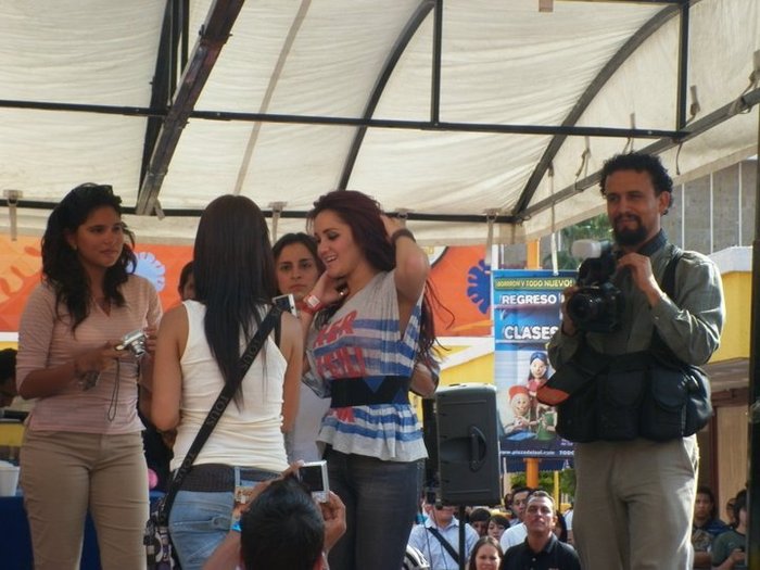 4 - xXxDulce Firma Autografos En GuadalajaraxXx