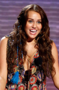 292124 - Miley and Hannah