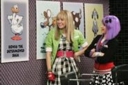 302915 - Miley and Hannah