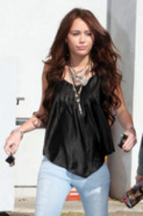 307897 - Miley and Hannah