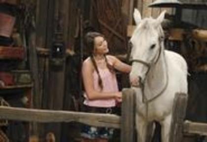 313649 - Miley and Hannah