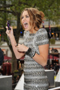 321418 - Miley and Hannah