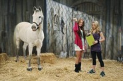 326881 - Miley and Hannah