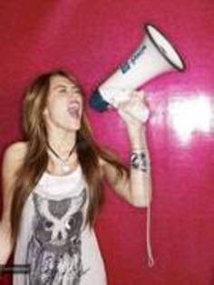 546576 - Miley and Hannah