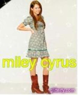 10140674_KPJTWVUZS - Miley and Hannah