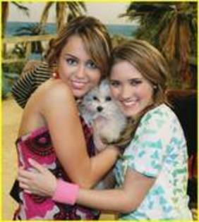 CPCYDZJWCNSSFCITIZH - Miley and Hannah