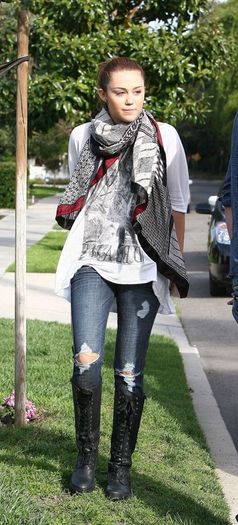 full_miley_cyrus_01_wenn2758032