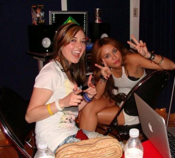 17362498_MVOHCYSFD - club miley-toate pozele mele cu miley si cu hannah