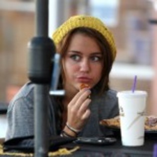 9938773_PUGHGOQRM - club miley-toate pozele mele cu miley si cu hannah