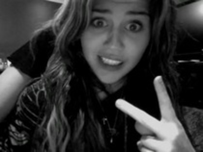 15590528_QAQZXFXKI - club miley-toate pozele mele cu miley si cu hannah