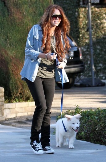 19742178_PMXDOXFCQ - club miley-toate pozele mele cu miley si cu hannah