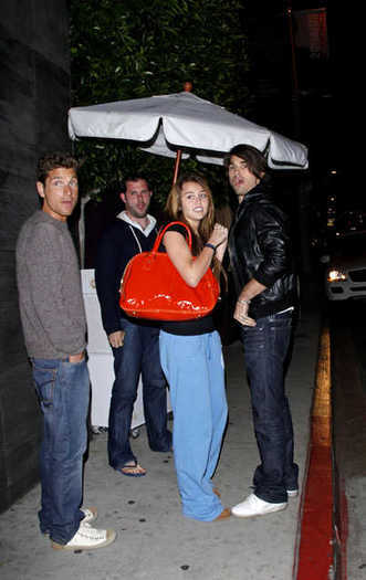 16525254_LGWNTZYUW - club miley-toate pozele mele cu miley si cu hannah