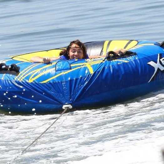 16525261_PKEYWKVKE - club miley-toate pozele mele cu miley si cu hannah