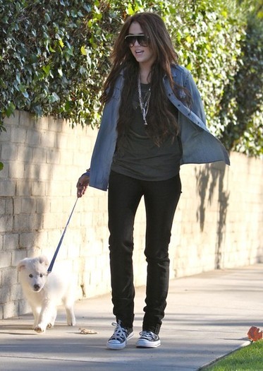 19742205_TFYDKUMJA - club miley-toate pozele mele cu miley si cu hannah