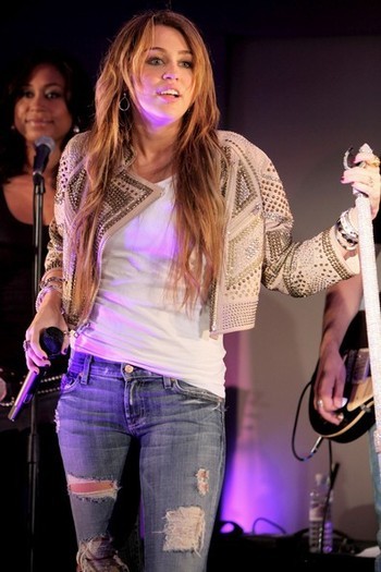 12021491_EBCUSVKCN - club miley-toate pozele mele cu miley si cu hannah