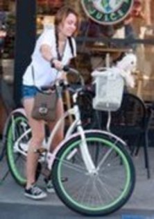 AKNUMTXONZCLKGCGOYQ - club miley-toate pozele mele cu miley si cu hannah