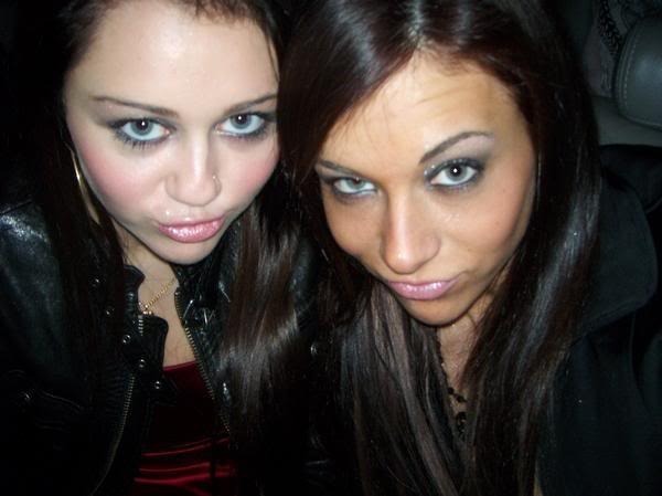 THJUZKFQZMJGIAIMFNA - club miley-toate pozele mele cu miley si cu hannah