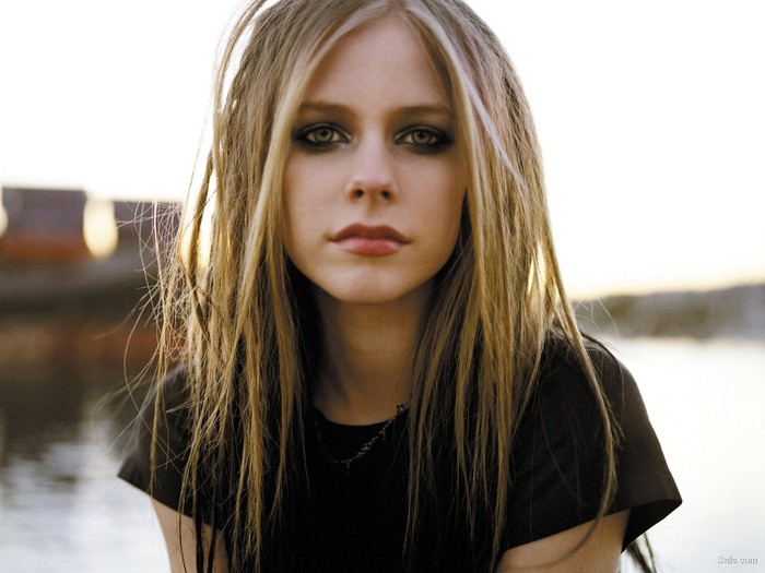 Avril Lavigne (18)