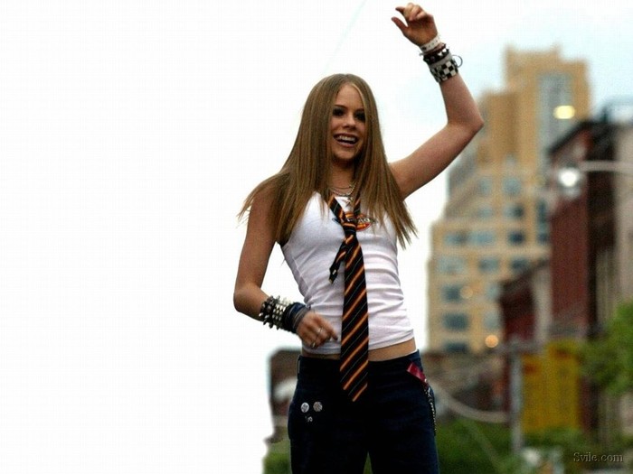 Avril Lavigne (95)