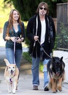 images2 - 0 80 Miley Ray And Family